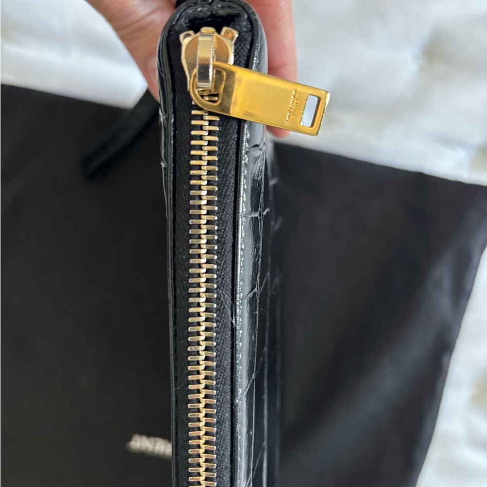 Saint Laurent YSL Black Crocodile Large Embossed Clutch Pouch $825 - Picture 3 of 10